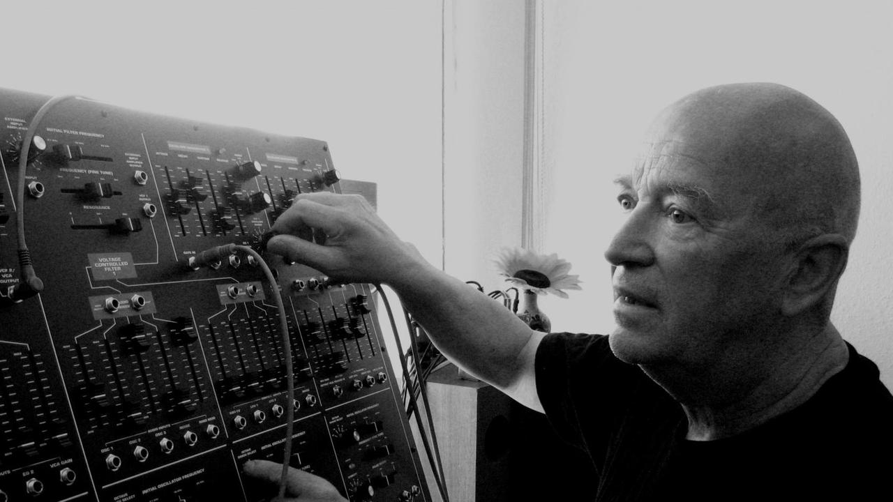 Intermedia-Künstler Conrad Schnitzler. Intermedia-Künstler Conrad Schnitzler.