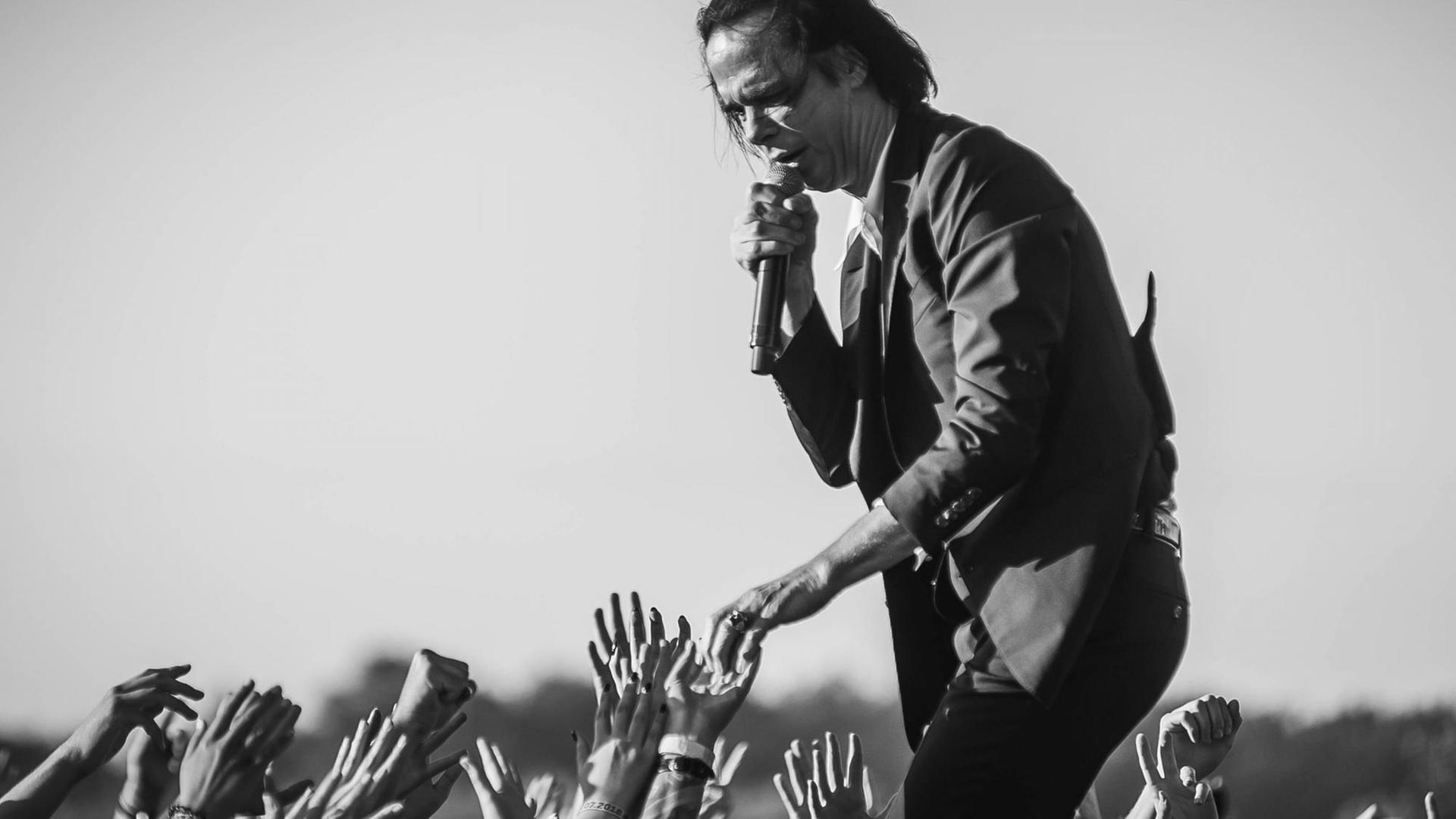 Nick Cave & The Bad Seeds spielen auf dem Open er Festival 2018 im polnischen Gdynia. Nick Cave & The Bad Seeds spielen auf dem Open er Festival 2018 im polnischen Gdynia.