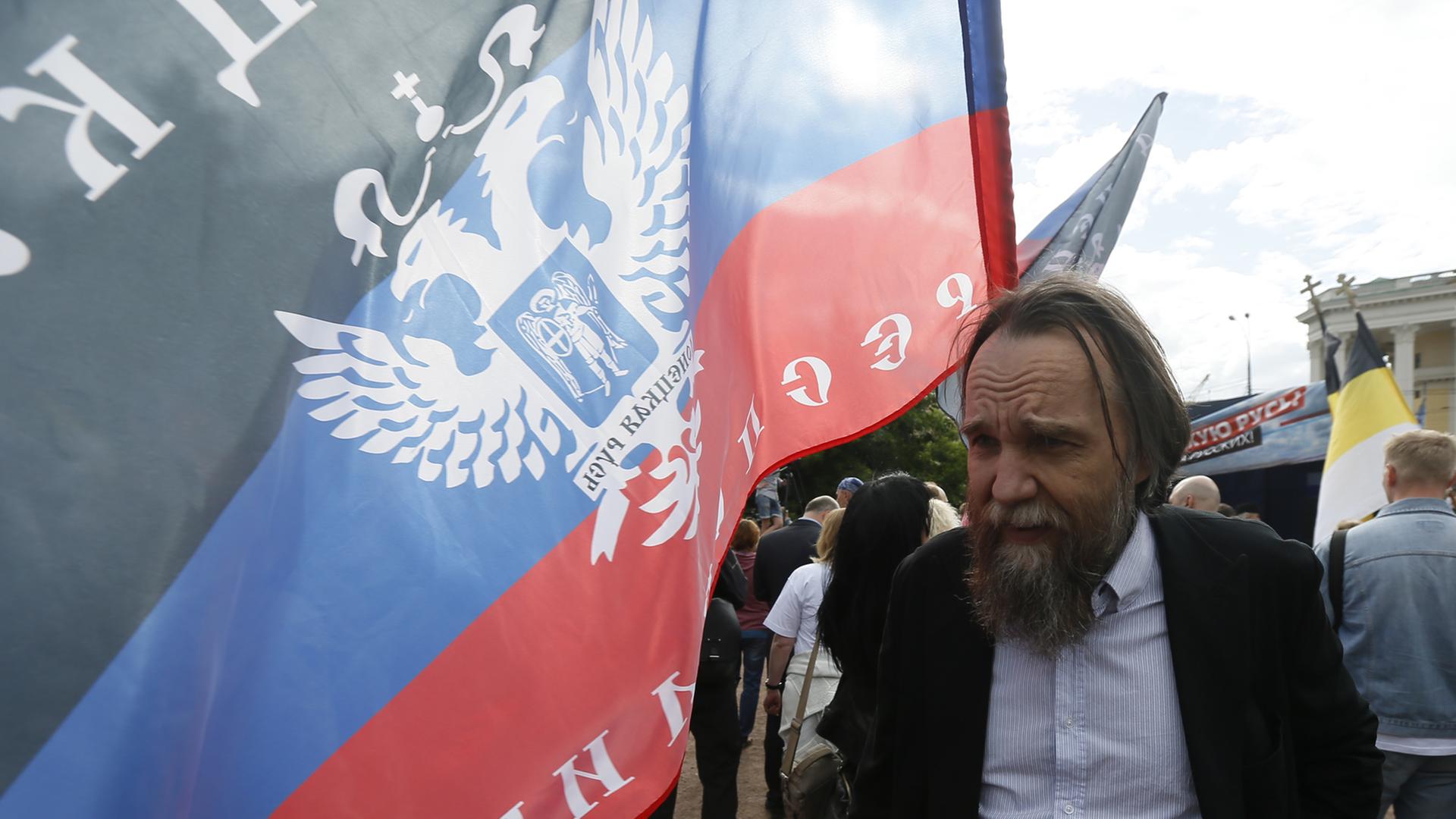 Putin-Freund Alexander Dugin ist keiner, der eigenhändig tötet, er ist ein Theoretiker des Umsturzes. Putin-Freund Alexander Dugin ist keiner, der eigenhändig tötet, er ist ein Theoretiker des Umsturzes.