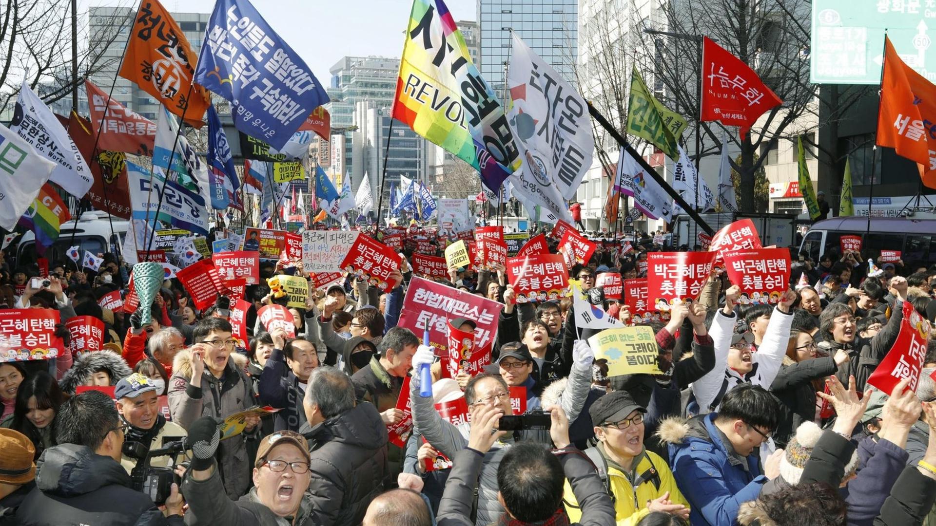 Proteste in Südkorea gegen Präsidentin Park Proteste in Südkorea gegen Präsidentin Park