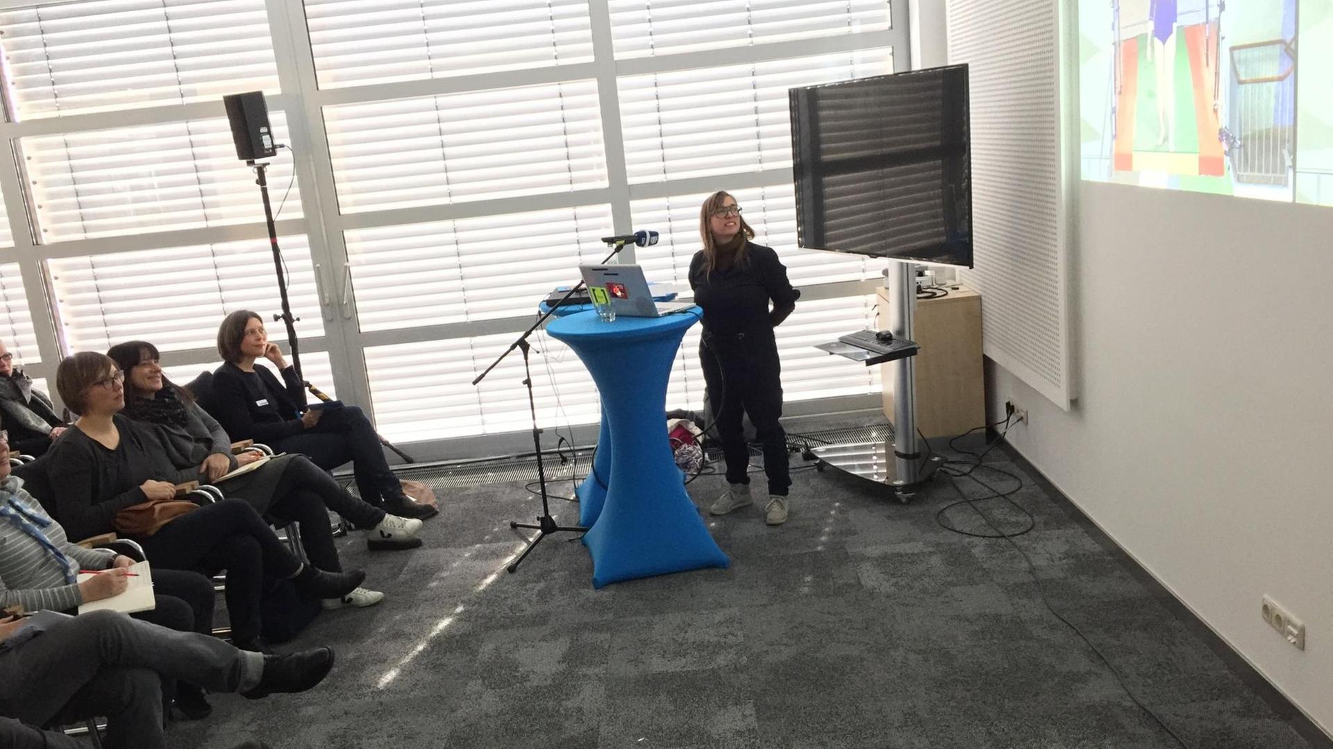 Maike Mia Höhne, Berlinale Shorts Kuratorin auf dem Kölner Kongress 2018 Maike Mia Höhne, Berlinale Shorts Kuratorin auf dem Kölner Kongress 2018