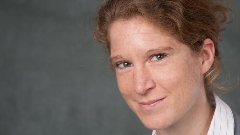 Porträt der Vogelforscherin Miriam Liedvogel. Porträt der Vogelforscherin Miriam Liedvogel.