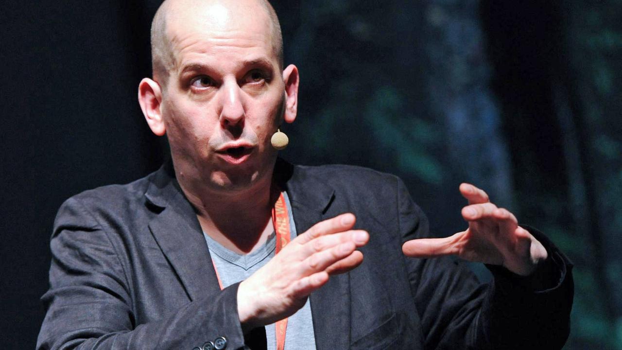 Der Sprachwissenschaftler Anatol Stefanowitsch spricht am 06.05.2014 bei einer Keynote auf der Internetkonferenz Republica in Berlin. Auf der Veranstaltung werden vom 06.05.2014-08.05.2014 Vorträge über Themen rund um das Internet gehalten. Der Sprachwissenschaftler Anatol Stefanowitsch spricht am 06.05.2014 bei einer Keynote auf der Internetkonferenz Republica in Berlin. Auf der Veranstaltung werden vom 06.05.2014-08.05.2014 Vorträge über Themen rund um das Internet gehalten.