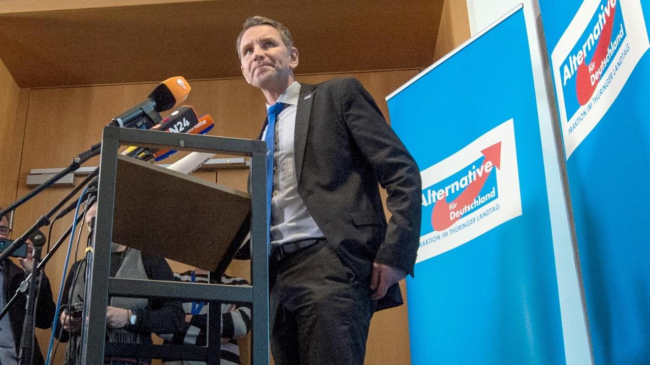Der AfD-Landesvorsitzende von Thüringen, Björn Höcke, gibt am 13.2.2017 im Thüringer Landtag in Erfurt ein Pressestatement.
