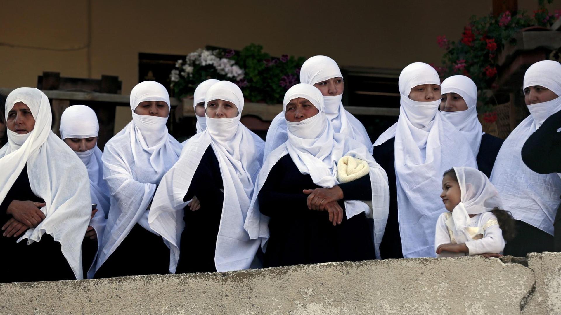 Eine Gruppe drusischer Frauen in Majdal Shams. Eine Gruppe drusischer Frauen in Majdal Shams.
