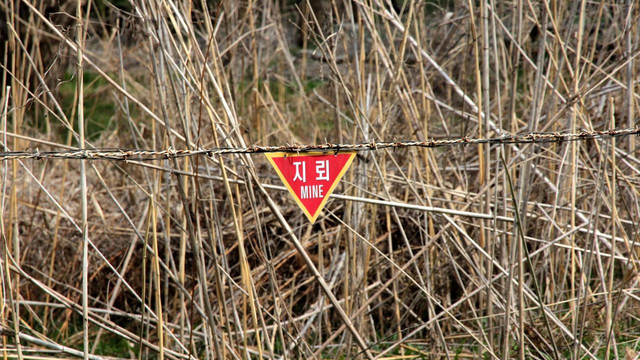 Minenwarnung am Sperrgebiet Minenwarnung am Sperrgebiet