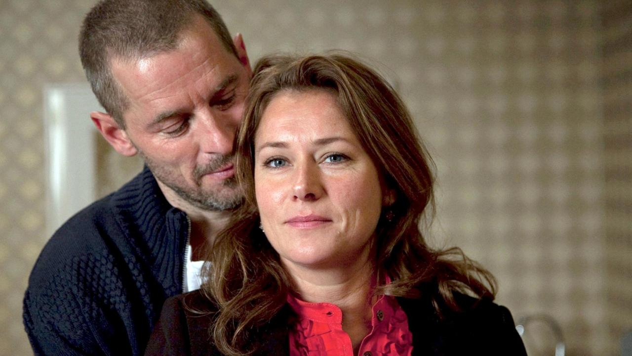 Ein Porträt der dänischen Schauspieler Sidse Babett Knudsen und Mikael Birkjær, die in der Serie "Borgen" mitspielen Ein Porträt der dänischen Schauspieler Sidse Babett Knudsen und Mikael Birkjær, die in der Serie "Borgen" mitspielen
