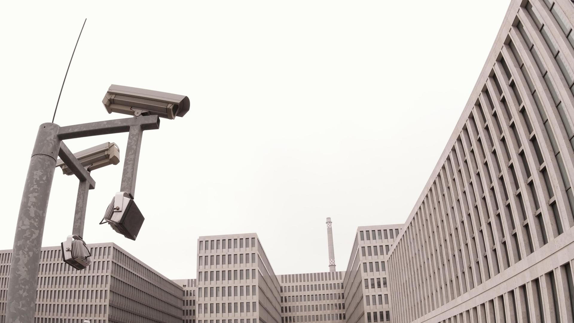 Blick auf das Gebäude der neuen Zentrale des Bundesnachrichtendienstes (BND) am 27.04.2015 in Berlin. Blick auf das Gebäude der neuen Zentrale des Bundesnachrichtendienstes (BND) am 27.04.2015 in Berlin.