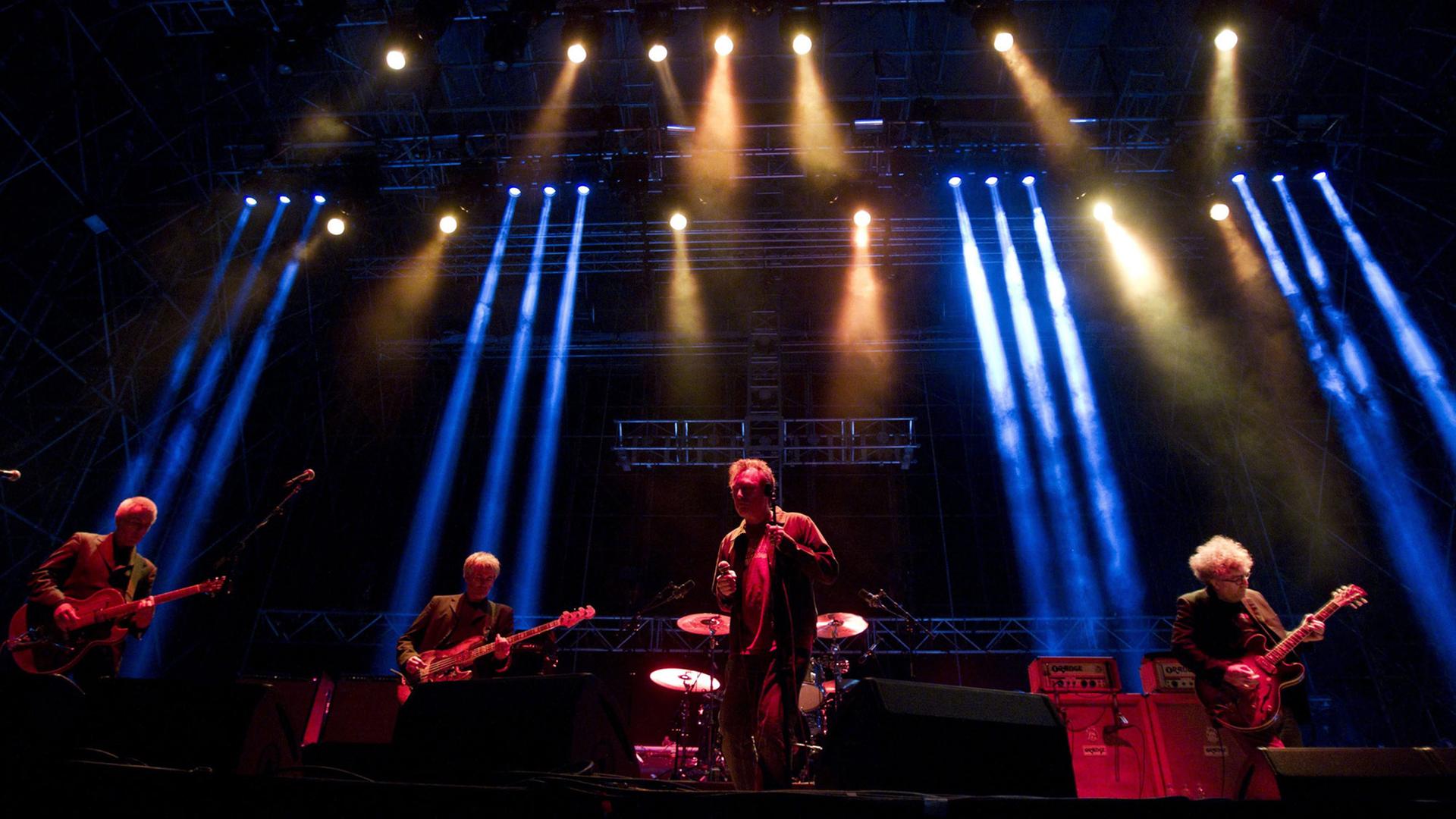 Die schottische Indie-Rock-Band The Jesus and Mary Chain auf der Bühne beim Primavera Sound Festival am 24.5.2013 in Barcelona, Spanien.