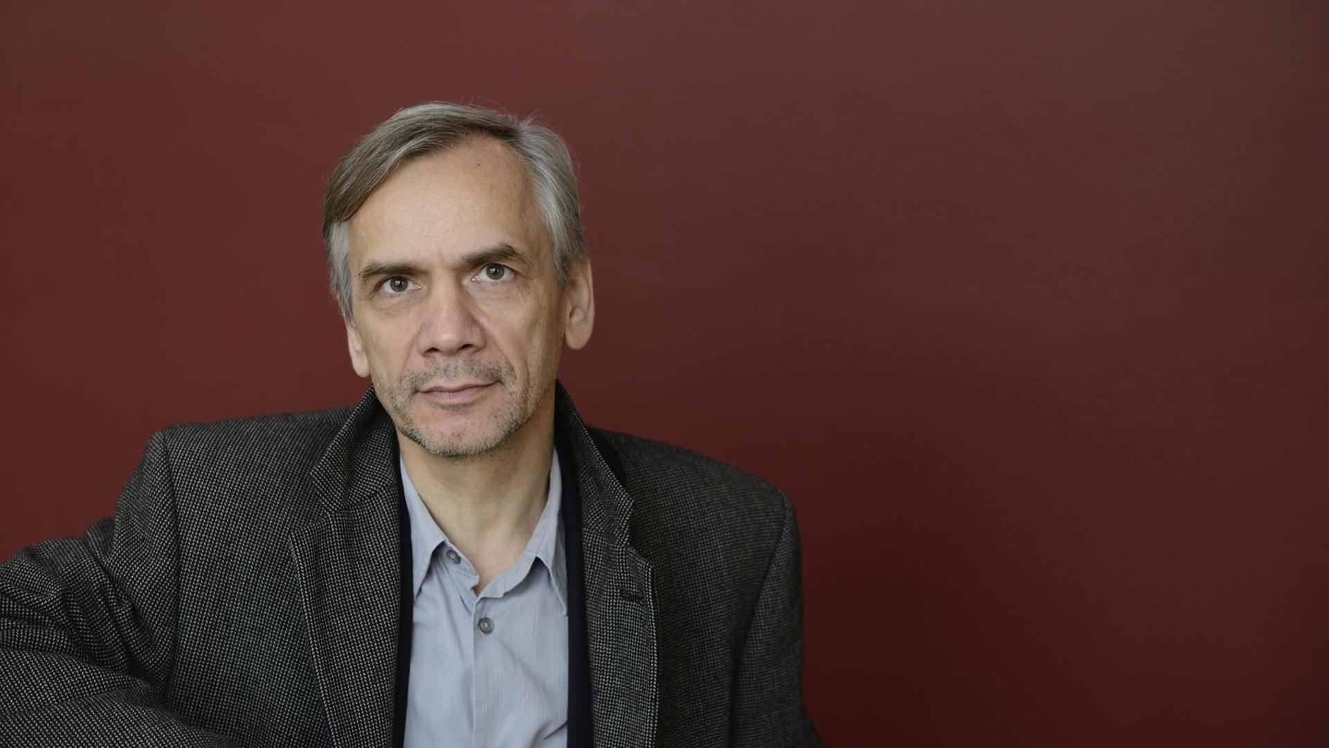 Porträt von Lutz Seiler, deutscher Schriftsteller, in Darmstadt 2017.