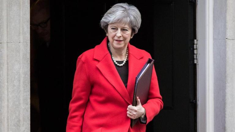 Die britische Premierministerin Theresa May vor einem Treffen mit europäischen Wirtschaftsvertretern. Die britische Premierministerin Theresa May vor einem Treffen mit europäischen Wirtschaftsvertretern.