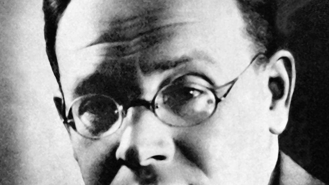 Der russische Schriftsteller Isaak Babel in einer zeitgenössischen Aufnahme. Er wurde am 27. Januar 1940 mit Stalins Befehl erschossen. Der russische Schriftsteller Isaak Babel in einer zeitgenössischen Aufnahme. Er wurde am 27. Januar 1940 mit Stalins Befehl erschossen.