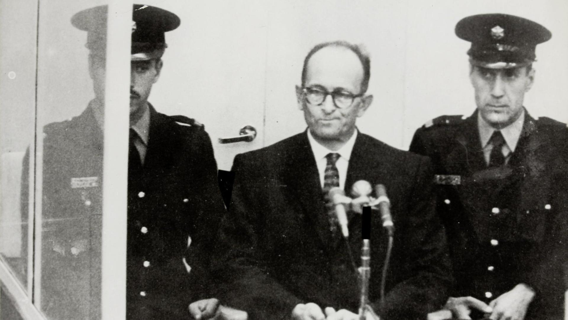 Prozess von Adolf Eichmann in Jerusalem. 13. April 1961. Photographie. Prozess von Adolf Eichmann in Jerusalem. 13. April 1961. Photographie.
