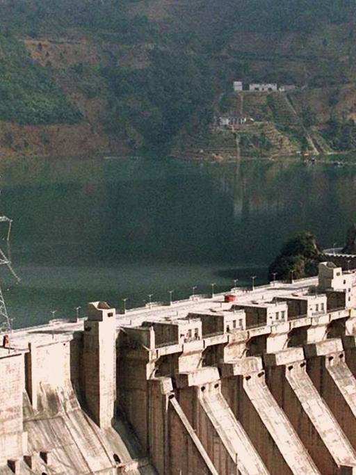 China ging voran und baute seit der Jahrtausendwende sieben Staudämme in den Schluchten des Lancang, wie die Chinesen den Mekong nennen.