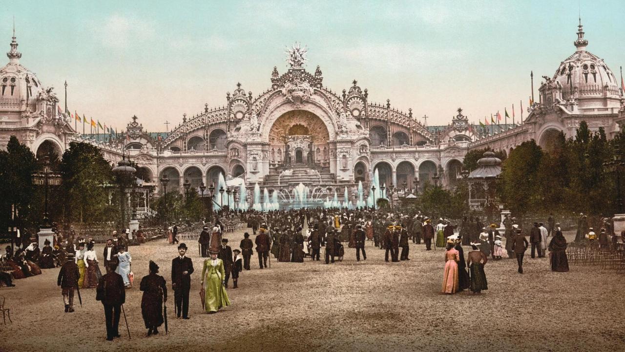 Besucher vor einem Gebäude, dem Chateau d'Eau: Photochrome-Aufnahme von der Weltausstellung 1900 in Paris. Besucher vor einem Gebäude, dem Chateau d'Eau: Photochrome-Aufnahme von der Weltausstellung 1900 in Paris.