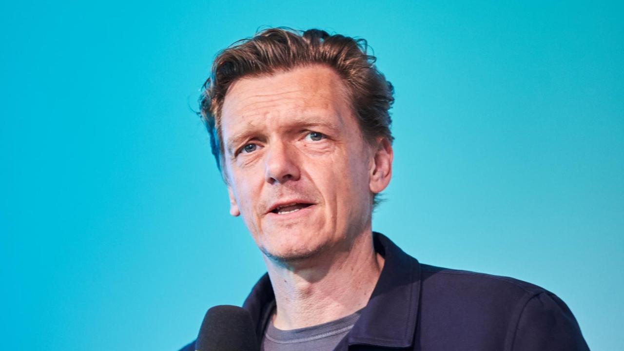 Thomas Oberender, Intendant der Berliner Festspiele, eröffnet die Pressekonferenz zum Theatertreffen 2018. Das 55. Theatertreffen zeigte vom 4. bis zum 21. Mai bemerkenswerte Inszenierungen der Saison aus Deutschland, Österreich und der Schweiz. Thomas Oberender, Intendant der Berliner Festspiele, eröffnet die Pressekonferenz zum Theatertreffen 2018. Das 55. Theatertreffen zeigte vom 4. bis zum 21. Mai bemerkenswerte Inszenierungen der Saison aus Deutschland, Österreich und der Schweiz.