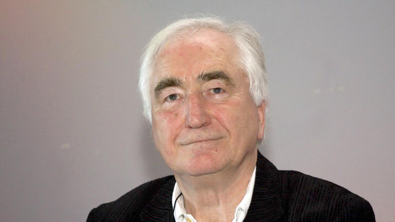 Das Bild zeigt den Publizisten und Politikberater Albrecht Müller im Portrait während einer Diskussionsveranstaltung. Das Bild zeigt den Publizisten und Politikberater Albrecht Müller im Portrait während einer Diskussionsveranstaltung.