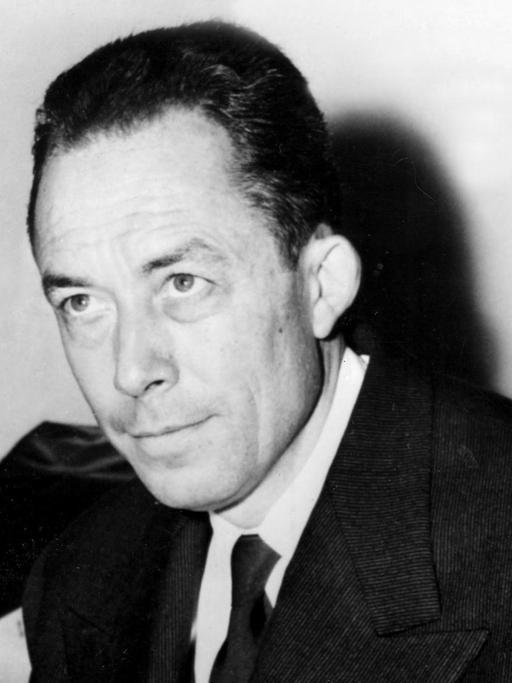 Der Schriftsteller Albert Camus im Jahr 1957