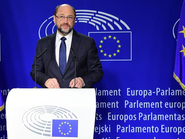 EU-Parlamentspräsident Martin Schulz spricht bei einer EU-Pressekonferenz.