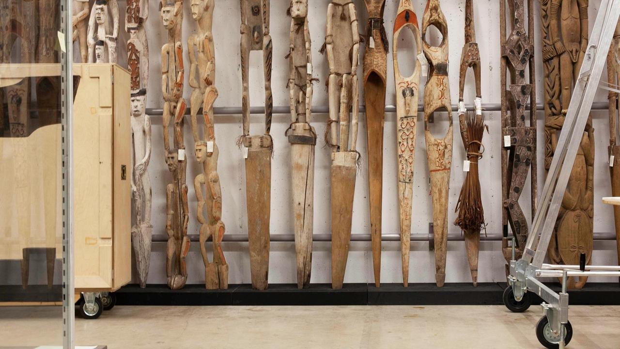 Objekte aus der ethnologischen Sammlung des Völkerkundemuseums in Dresden