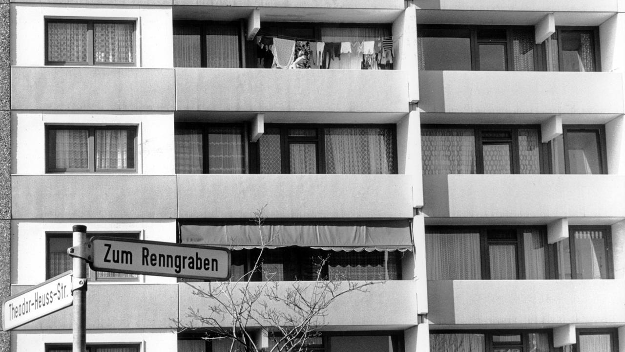 Das Haus am Renngraben 8 in Erftstadt-Liblar, in dem Hanns Martin Schleyer nach seiner Entführung von den Terroristen gefangengehalten worden sein soll Das Haus am Renngraben 8 in Erftstadt-Liblar, in dem Hanns Martin Schleyer nach seiner Entführung von den Terroristen gefangengehalten worden sein soll