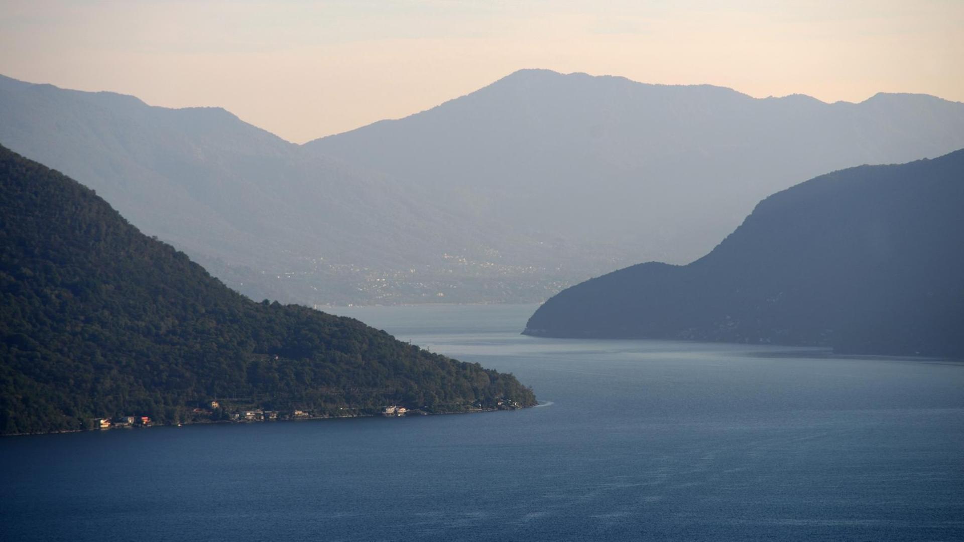 Der Lago Maggiore im Tessin Der Lago Maggiore im Tessin