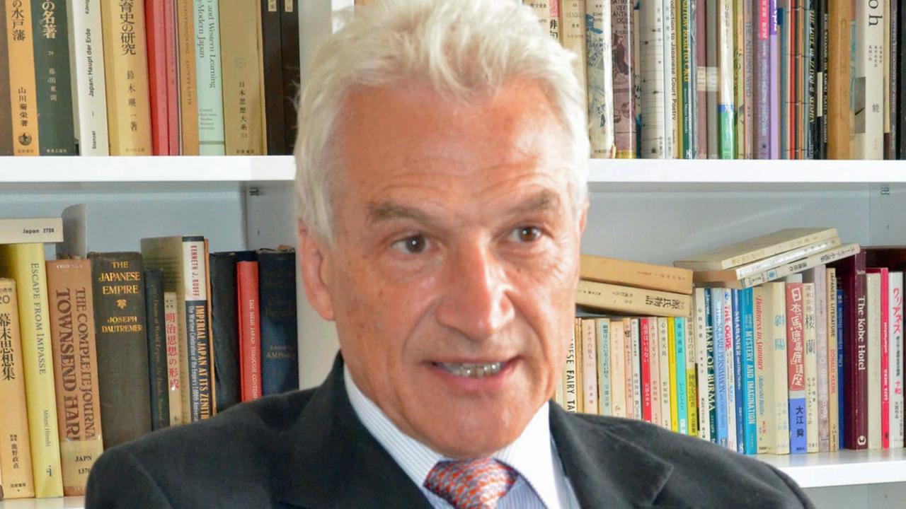 Volker Stanzel war deutscher Botschafter in Japan und China, derzeit arbeitet er bei der Stiftung Wissenschaft und Politik für die Forschungsgruppe Asien. Volker Stanzel war deutscher Botschafter in Japan und China, derzeit arbeitet er bei der Stiftung Wissenschaft und Politik für die Forschungsgruppe Asien.