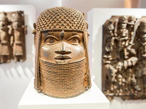 Museum für Kunst und Gewerbe zeigt Bronzeköpfe aus Benin.
