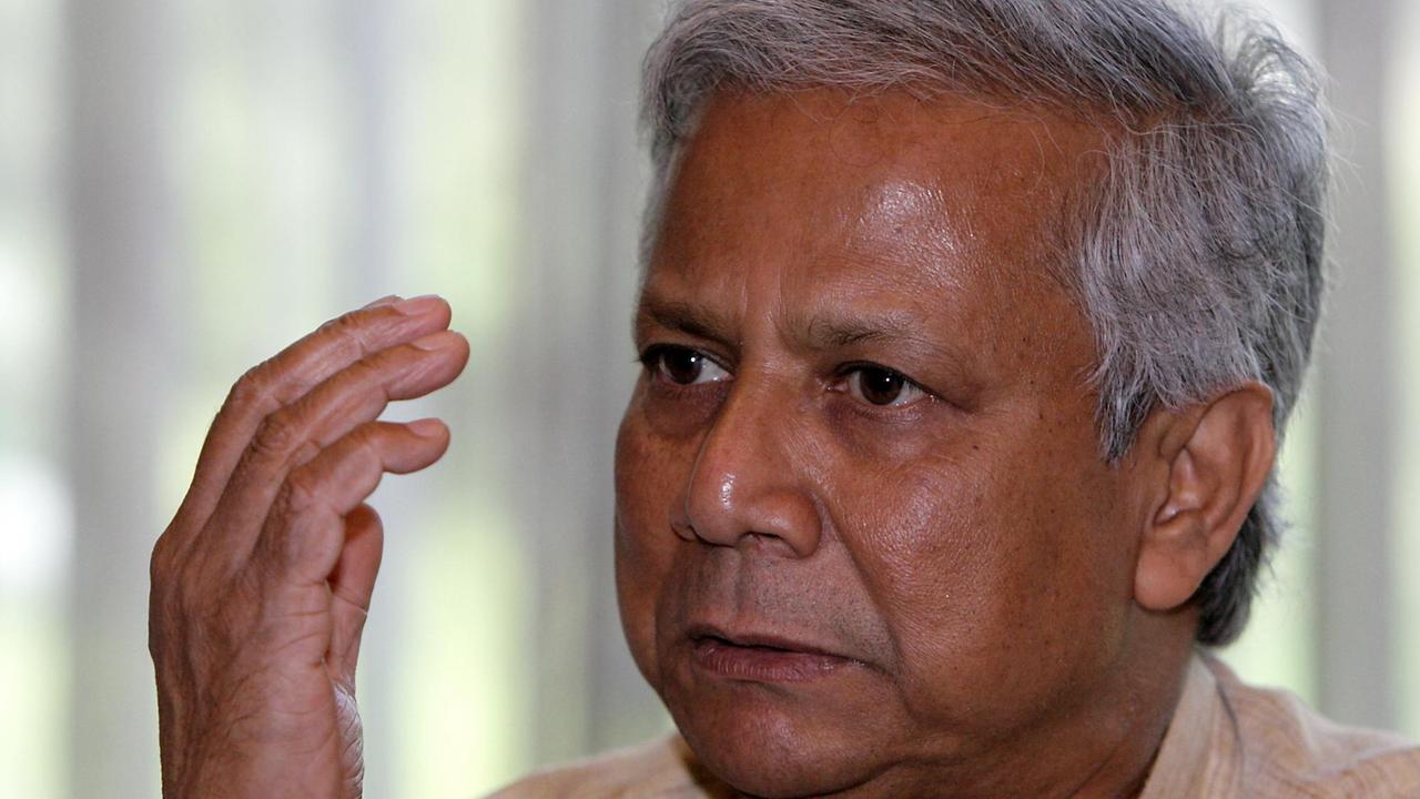 Friedensnobelpreisträger Mohammed Yunus in Köln am Rande des Evangelischen Kirchentages (08.06.2007) während einer Pressekonferenz. (Foto: Federico Gambarini / dpa) Friedensnobelpreisträger Mohammed Yunus in Köln am Rande des Evangelischen Kirchentages (08.06.2007) während einer Pressekonferenz. (Foto: Federico Gambarini / dpa)