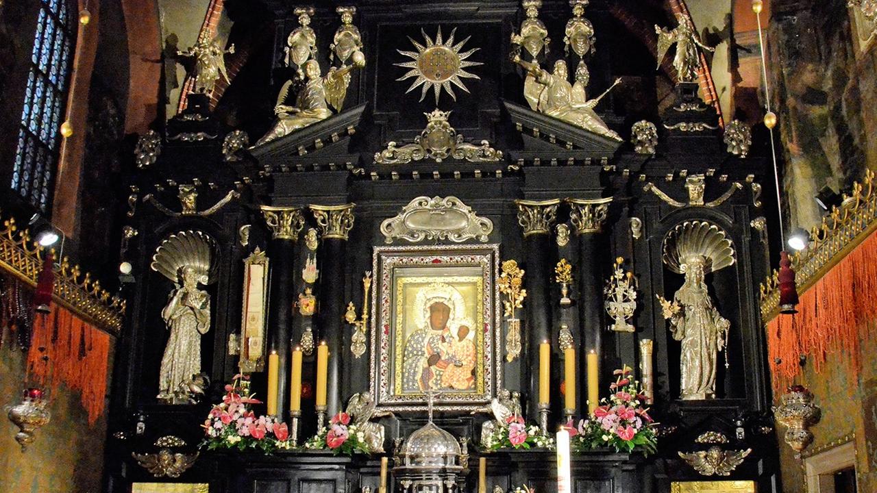 Altar und Ikone der Schwarzen Madonna Altar und Ikone der Schwarzen Madonna