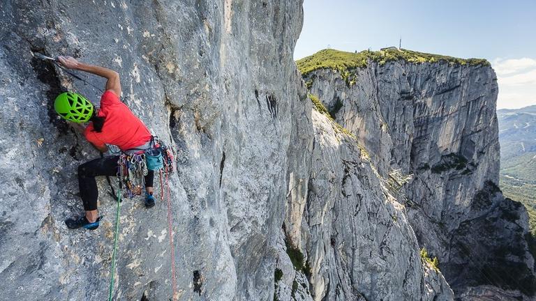Ines Papert in der Wand. Ines Papert in der Wand.