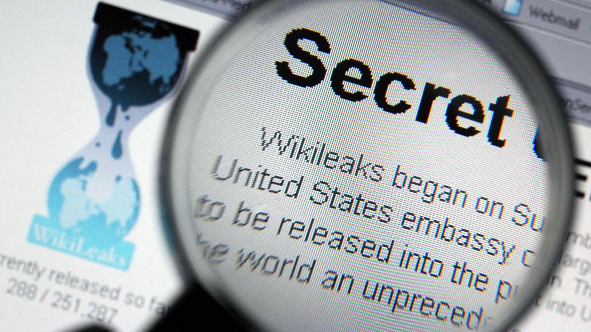 ILLUSTRATION - Durch eine Lupe ist am Dienstag (30.11.2010) auf der Internet-Seite von Wilileaks das Wort «Secret» zu sehen. Am ersten Tag der Wikileaks-Veröffentlichung von US-Botschaftsdepeschen hat das Enthüllungsportal mehr als 200 Dokumente veröffentlicht, am zweiten Tag waren es 60. Foto: Oliver Berg dpa/lnw | Verwendung weltweit ILLUSTRATION - Durch eine Lupe ist am Dienstag (30.11.2010) auf der Internet-Seite von Wilileaks das Wort «Secret» zu sehen. Am ersten Tag der Wikileaks-Veröffentlichung von US-Botschaftsdepeschen hat das Enthüllungsportal mehr als 200 Dokumente veröffentlicht, am zweiten Tag waren es 60. Foto: Oliver Berg dpa/lnw | Verwendung weltweit