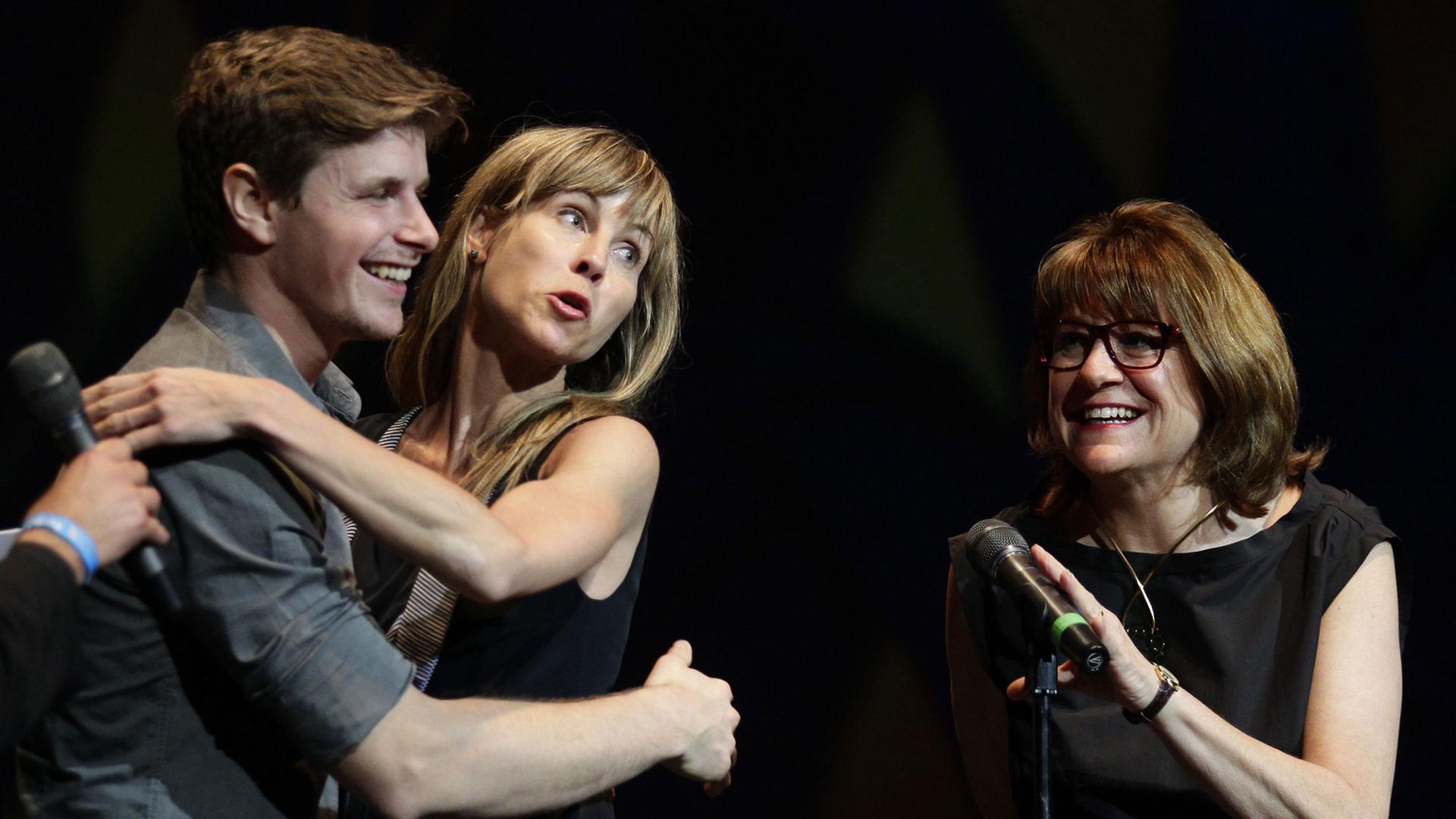 Die kanadische Regisseurin Louise Archambault (m) und Schauspieler Alexandre Landry präsentierten den Film "Gabrielle" im März in Mexiko Stadt. Die kanadische Regisseurin Louise Archambault (m) und Schauspieler Alexandre Landry präsentierten den Film "Gabrielle" im März in Mexiko Stadt.