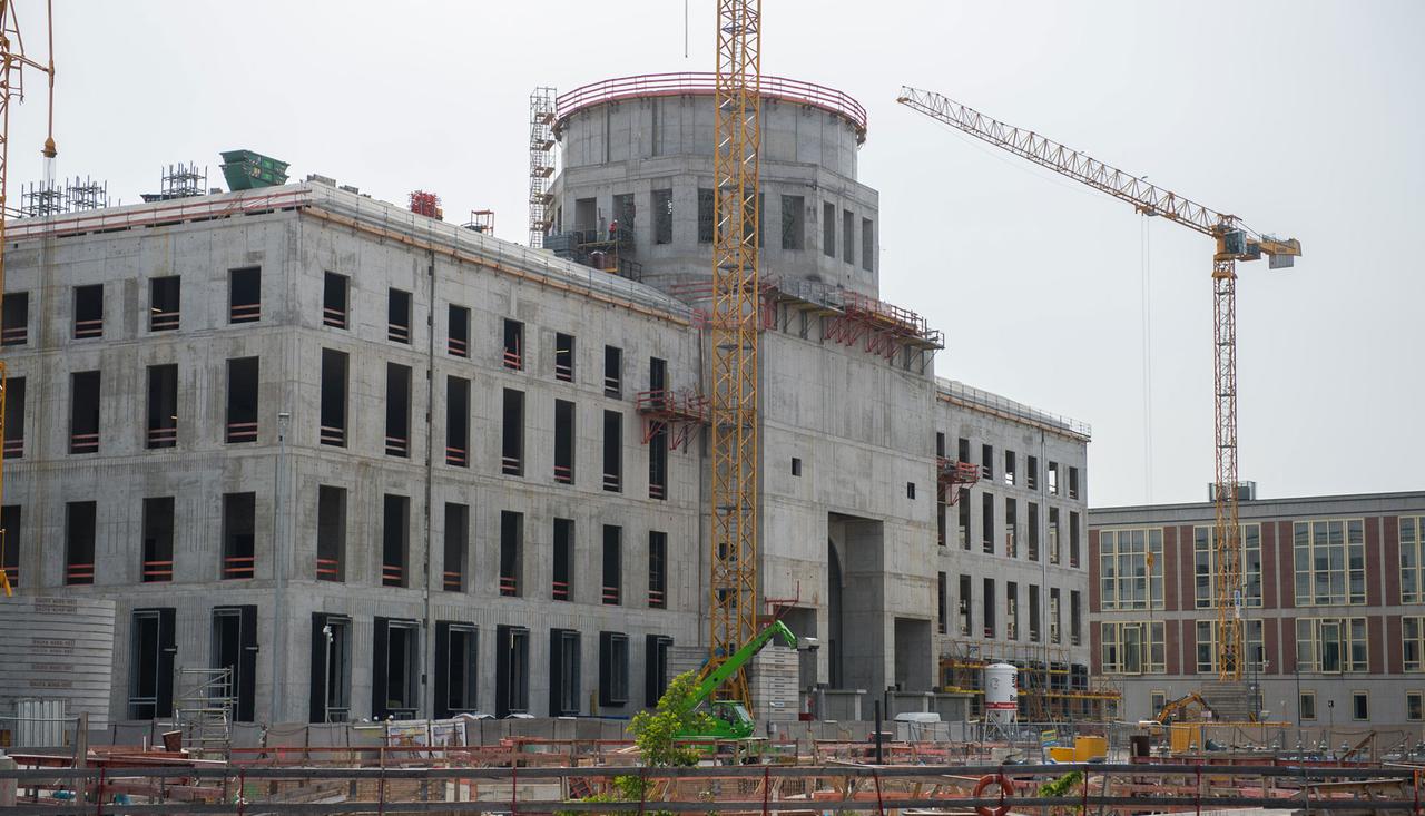 Die Baustelle des Berliner Schlosses, in dem 2019 das Humboldt-Forum eröffnen soll, aufgenommen am 28.05.2015. Die Baustelle des Berliner Schlosses, in dem 2019 das Humboldt-Forum eröffnen soll, aufgenommen am 28.05.2015.