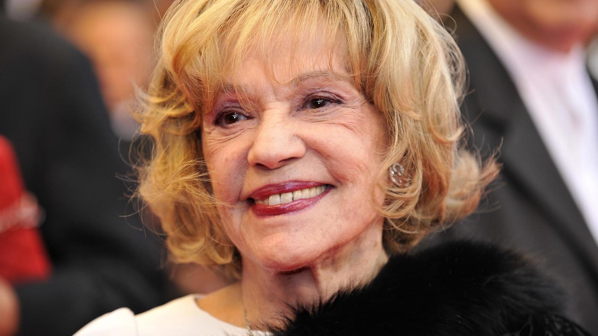 Die französische Schauspielerin Jeanne Moreau im Jahr 2008 in Cannes Die französische Schauspielerin Jeanne Moreau im Jahr 2008 in Cannes