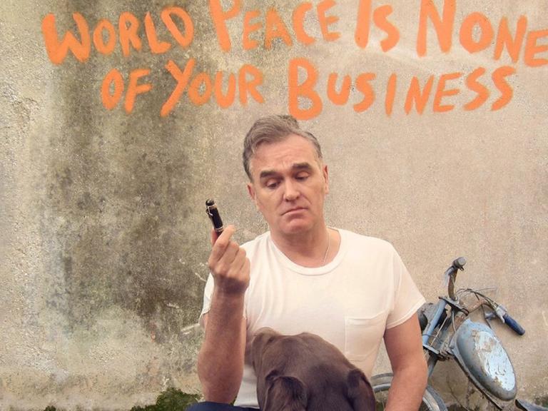 Cover von Morrisseys "World Peace Is None Of Your Business"