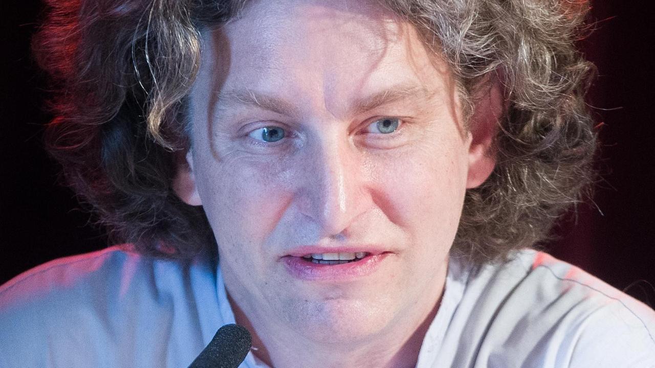 Roland Koberg ist leitender Dramaturg am Volkstheater Wien Roland Koberg ist leitender Dramaturg am Volkstheater Wien