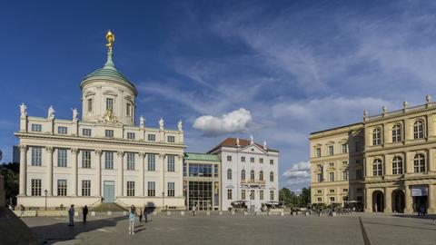 Potsdam: Altes Rathaus und Palais Barberini auf dem Alten Markt.