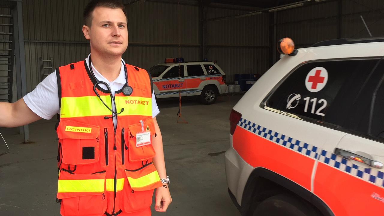 Der diensthabende Notarzt Tomasz Ucinski Der diensthabende Notarzt Tomasz Ucinski