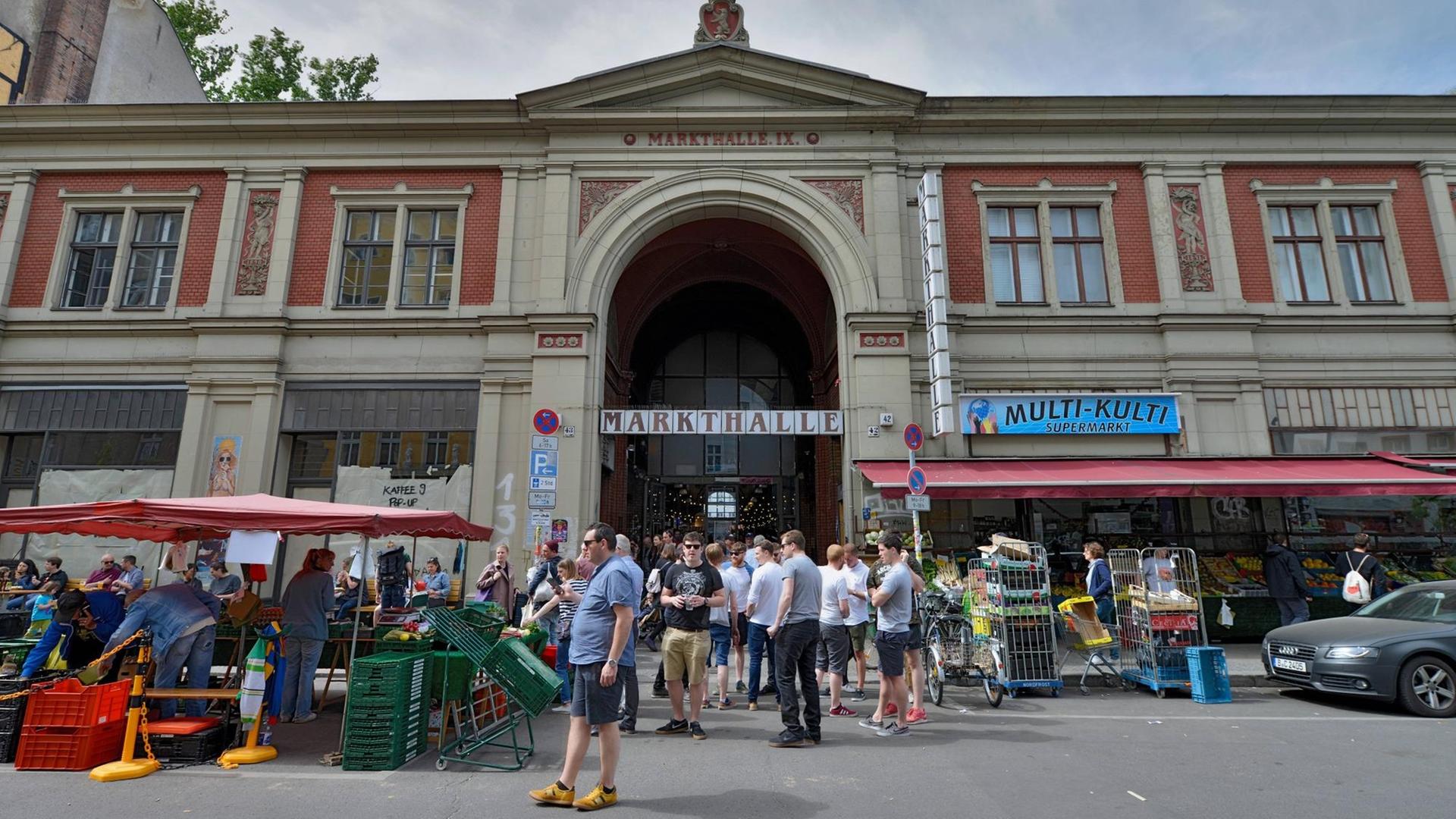 Die beliebte Markthalle befindet sich in der Eisenbahnstraße. Die beliebte Markthalle befindet sich in der Eisenbahnstraße.