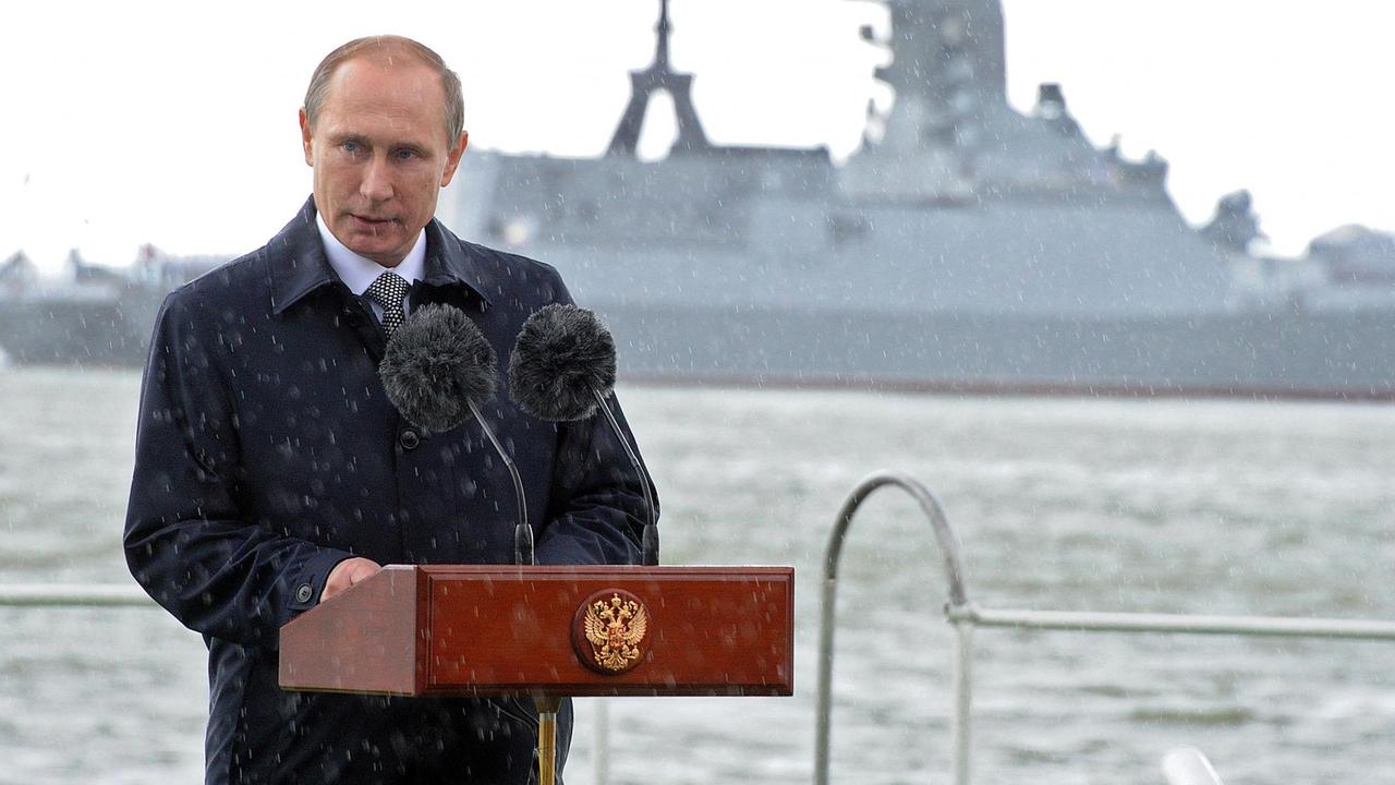 Der russische Präsident Putin hält am Tag der russischen Kriegsmarine eine Rede in der Region Kaliningrad Der russische Präsident Putin hält am Tag der russischen Kriegsmarine eine Rede in der Region Kaliningrad