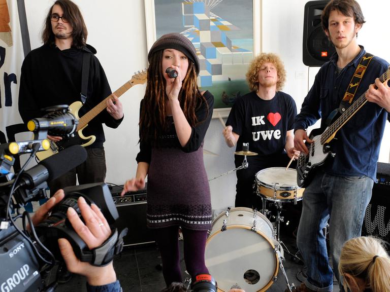 Die plattdeutsch singende Musikgruppe "Tüdelband"; Aufnahme vom Januar 2011