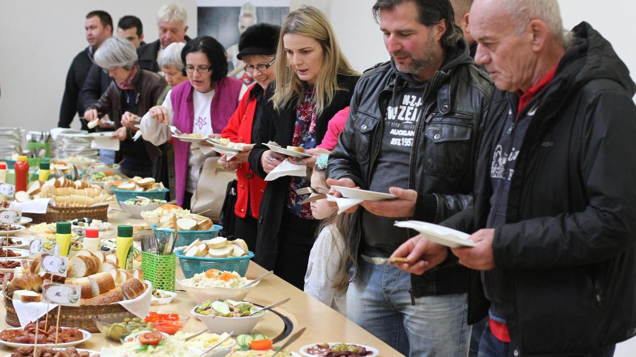 Banater Schwaben bei der "Worschtkoschtprob" (31.1.2015) Banater Schwaben bei der "Worschtkoschtprob" (31.1.2015)