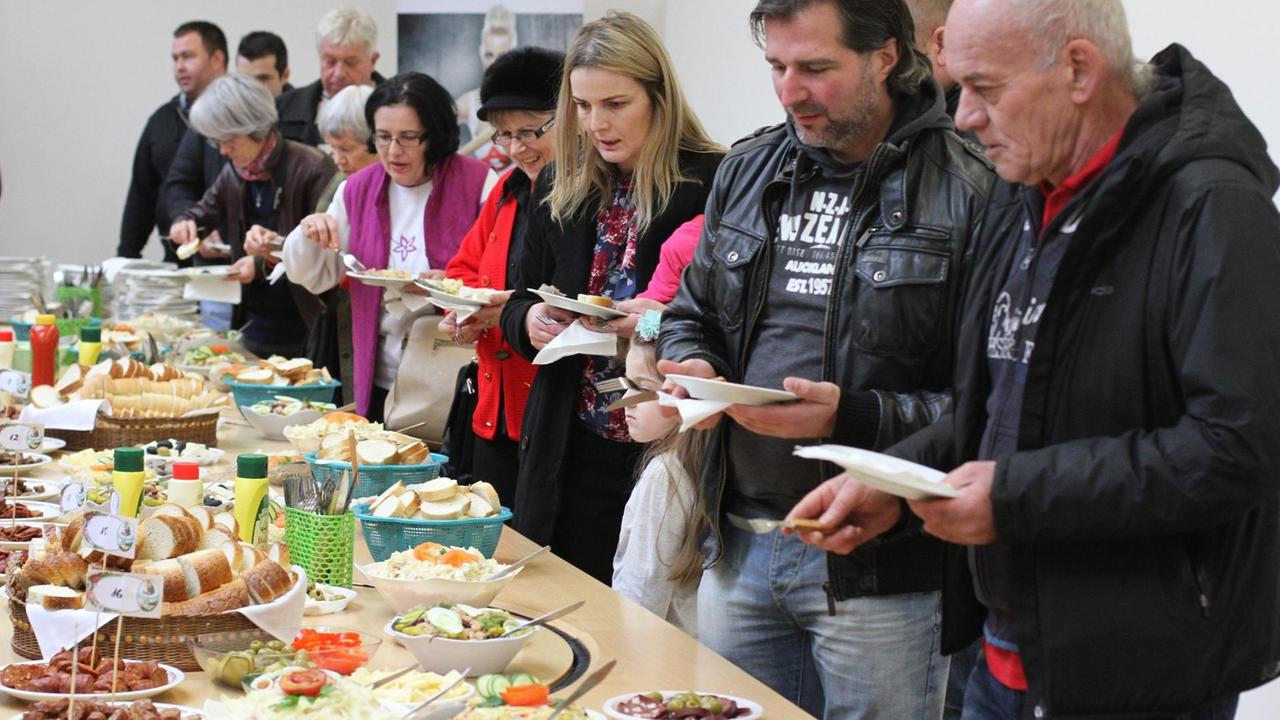 Banater Schwaben bei der "Worschtkoschtprob" (31.1.2015) Banater Schwaben bei der "Worschtkoschtprob" (31.1.2015)