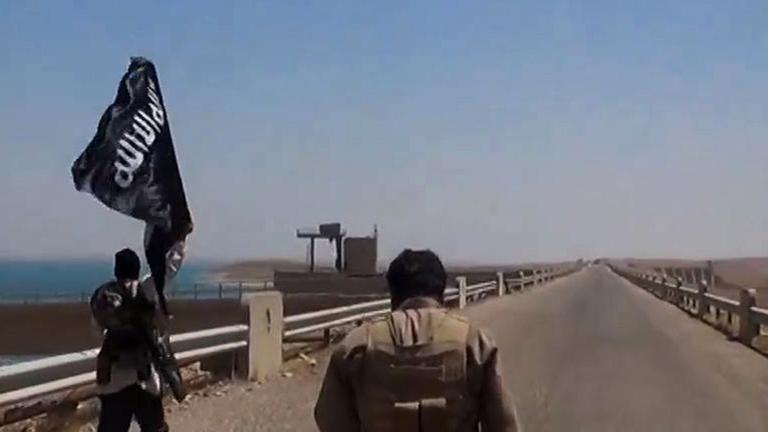 Kämpfer der Terrormiliz Islamischer Staat, angeblich in Mossul aufgenommen Kämpfer der Terrormiliz Islamischer Staat, angeblich in Mossul aufgenommen
