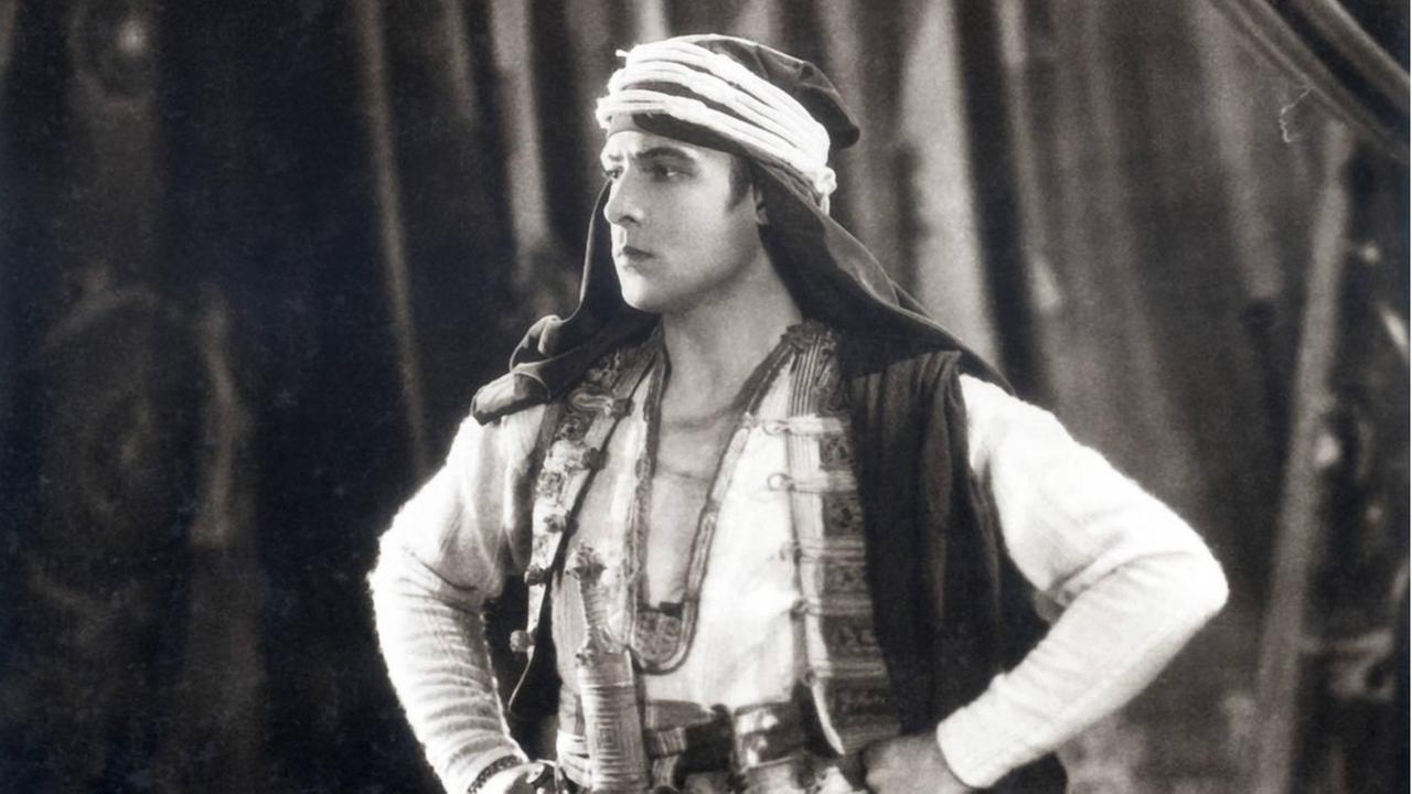 Rudolph Valentino (1895-1926) Hollywood-Schauspieler, in einer Szene aus dem Film "Der Sohn des Scheichs" von 1926