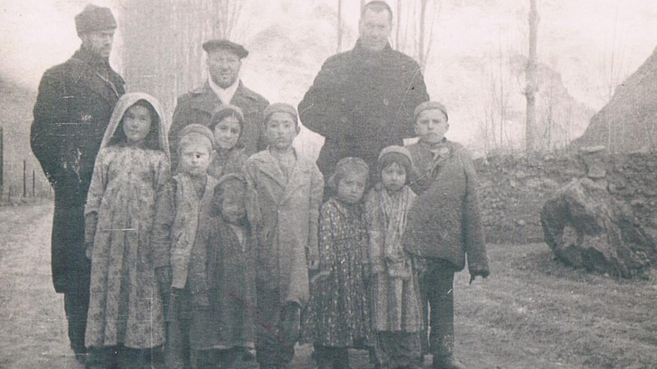 Horog, Pamir. Dezember 1938. Pavel Zaltsman lks. Horog, Pamir. Dezember 1938. Pavel Zaltsman lks.