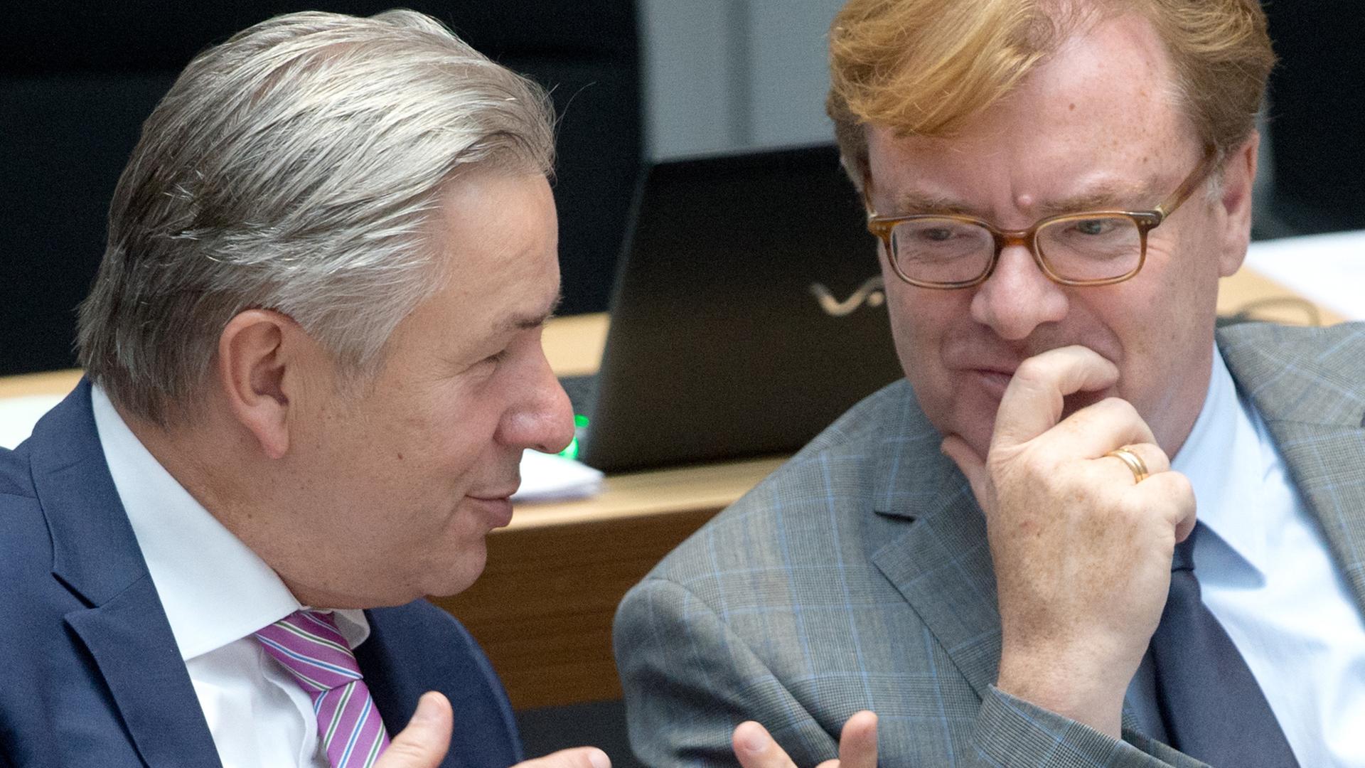 Klaus Wowereit im Gespäch mit André Schmitz Klaus Wowereit im Gespäch mit André Schmitz