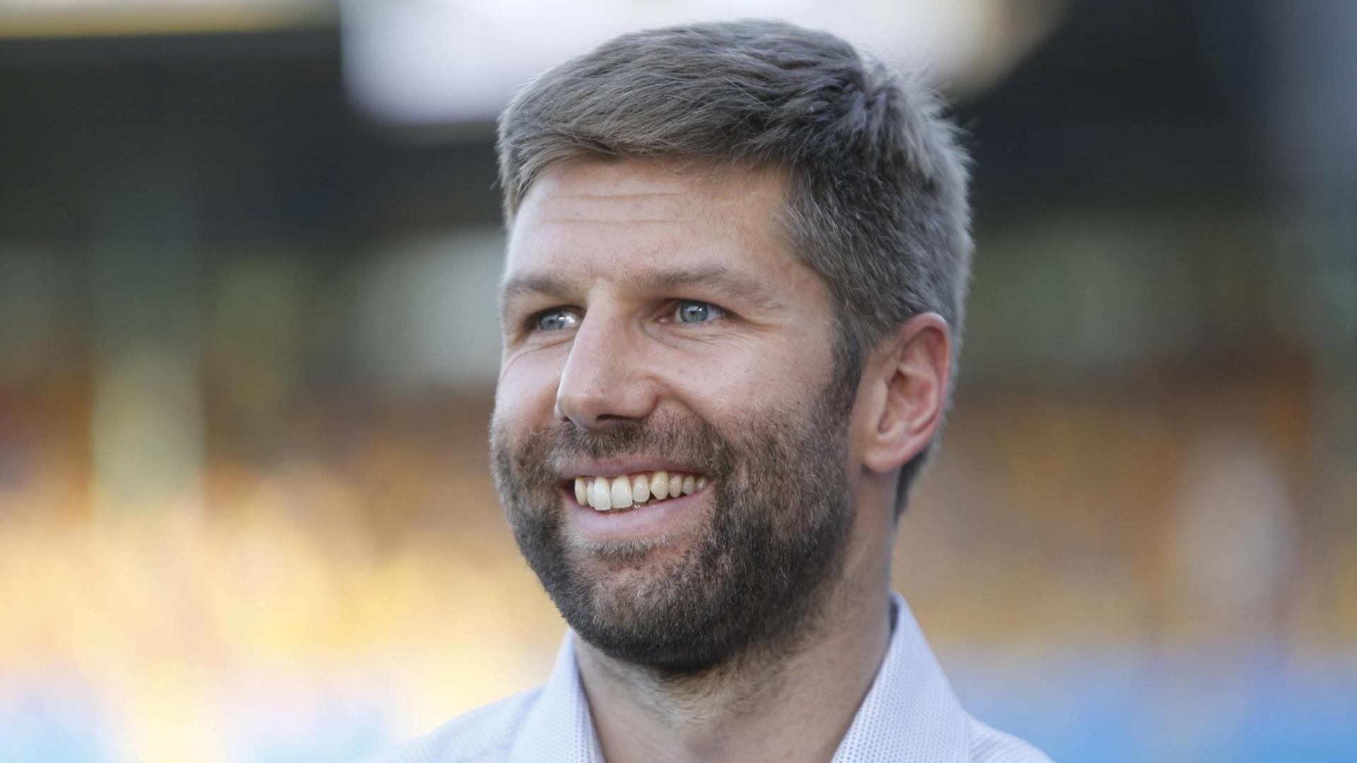 Ex-Fußball-Profi Thomas Hitzlsperger lacht. Ex-Fußball-Profi Thomas Hitzlsperger lacht.