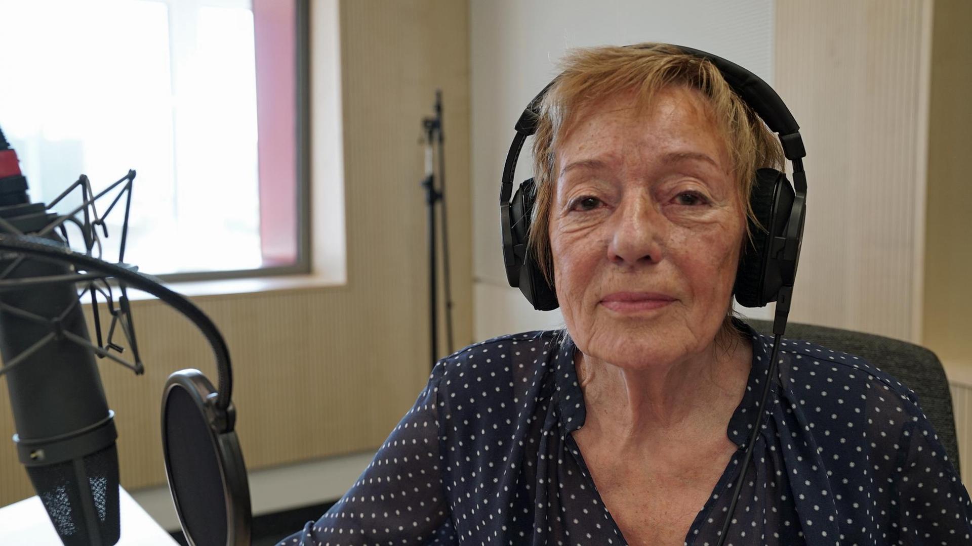 Autorin Dr. Kathinka Dittrich van Weringh im Studiogespräch beim Deutschlandfunk Autorin Dr. Kathinka Dittrich van Weringh im Studiogespräch beim Deutschlandfunk